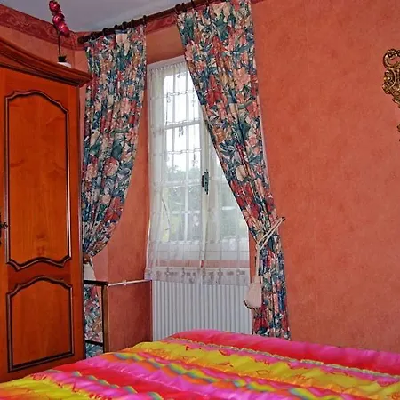 Sleeps 8 Pool *