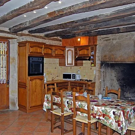 Sleeps 8 Pool Thenon